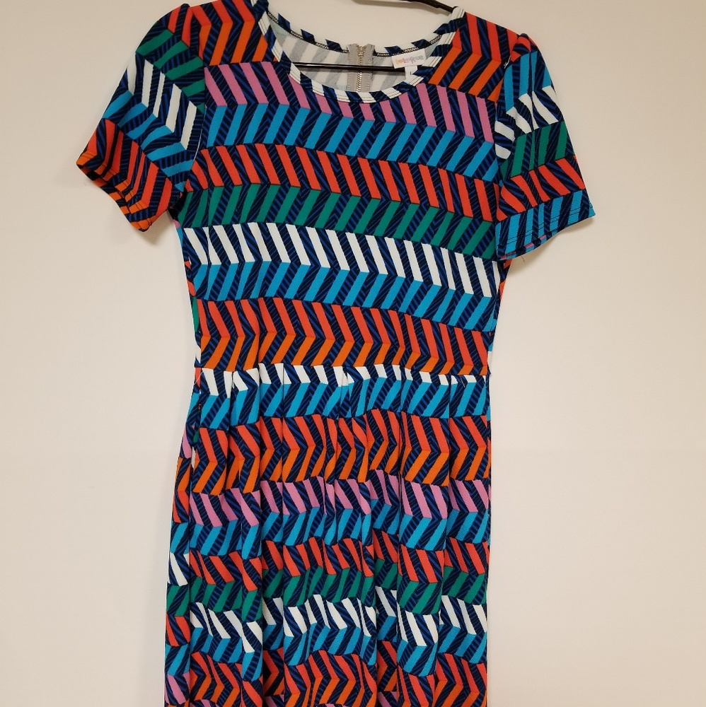 **DEAL OF THE DAY**NWOT L AMELIA LULAROE